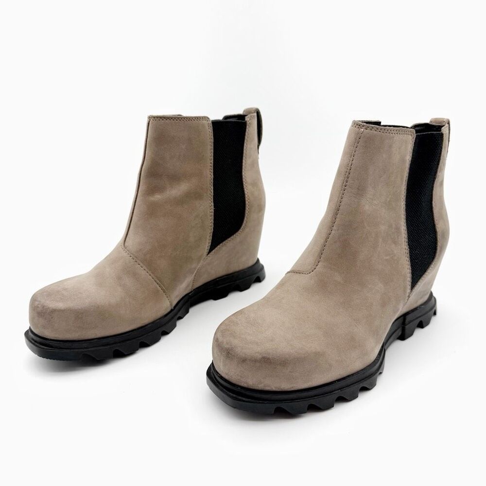 SOREL Taupe Joan of Arctic III Wedge Chelsea Boots Women Size 8.5 Ankle Booties
